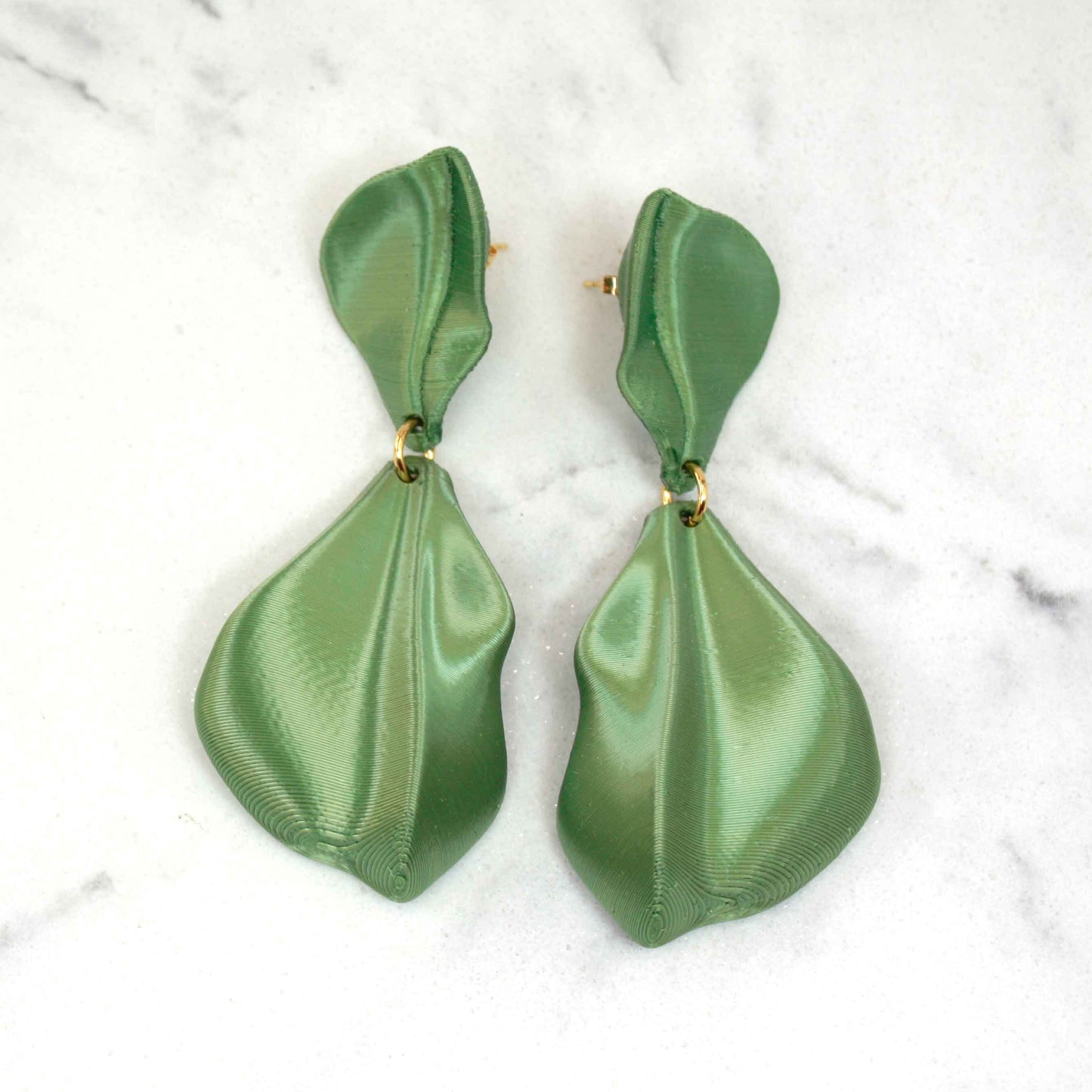 Pendientes Hanabira, en color Leaf,impresos en 3D, muy ligeros y perfectos para eventos.