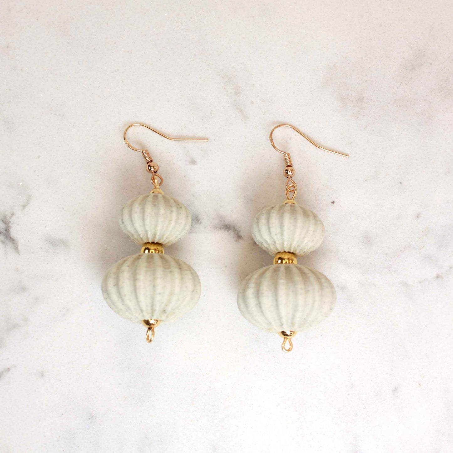 Boletia earrings from the Lukt collection, in Marble color, 3D printed, elegant and lightweight.