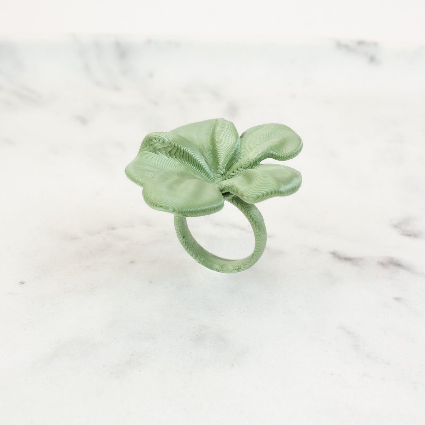 Anillo Hibis en Verde Leaf