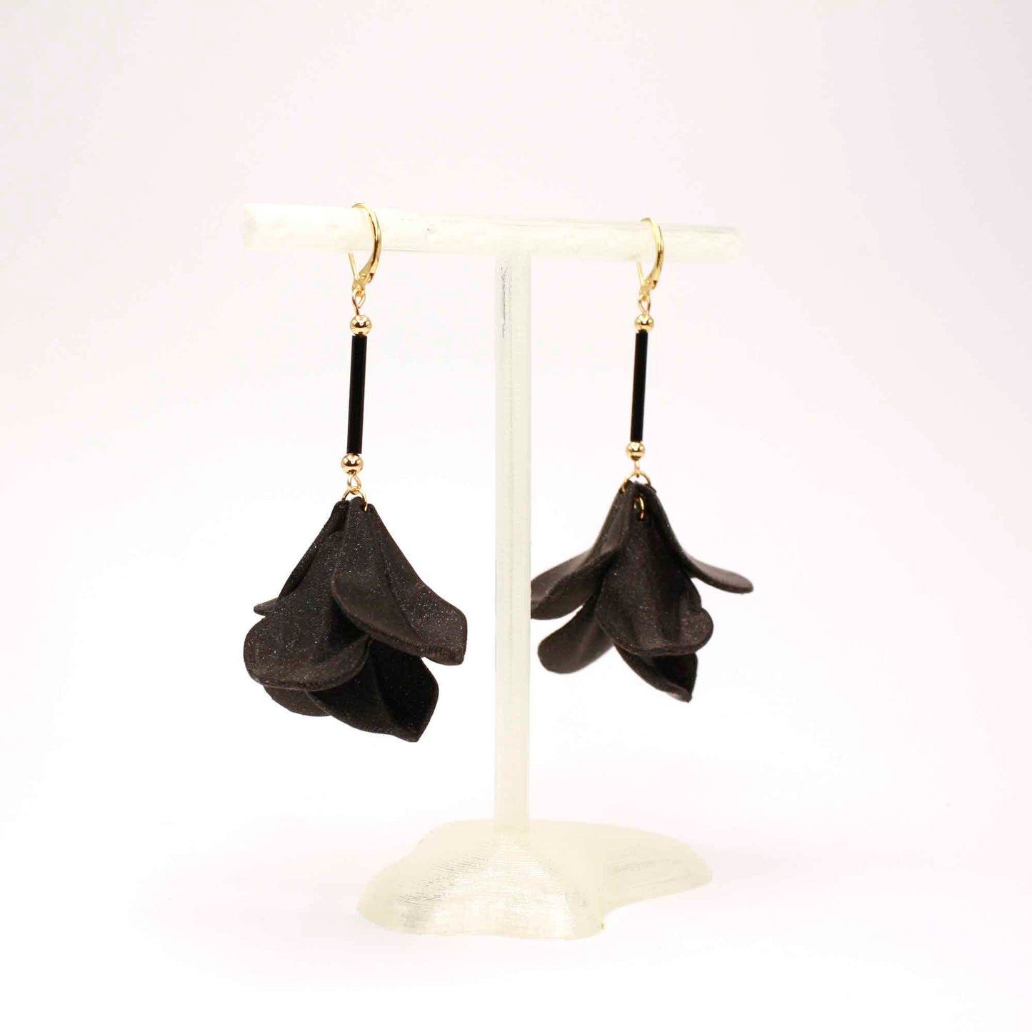 Pendientes Malvace Black. Pendientes largos impresos en 3D con forma de flor, muy elegantes.