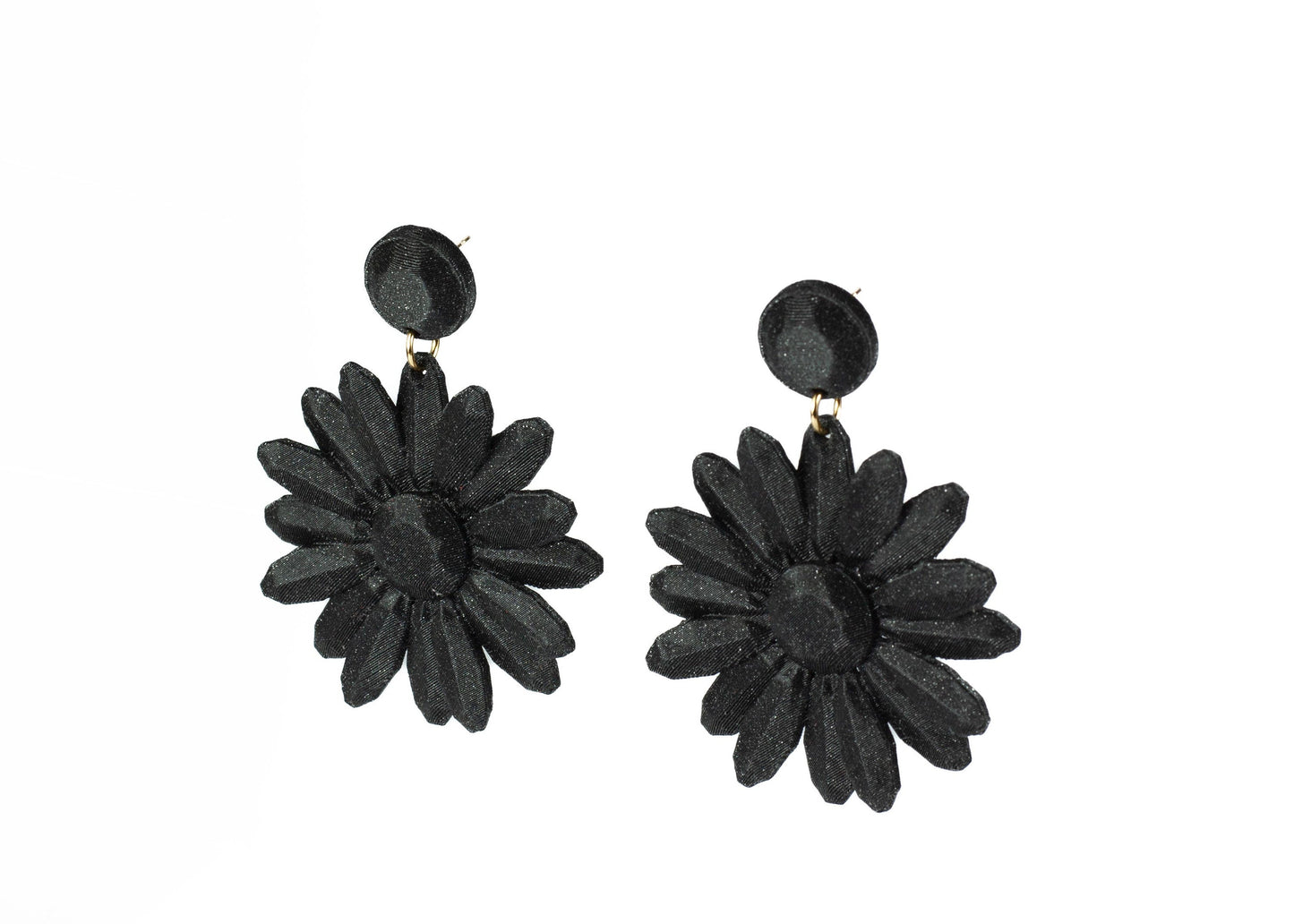 Sevilha earrings, golden like the summer sun.