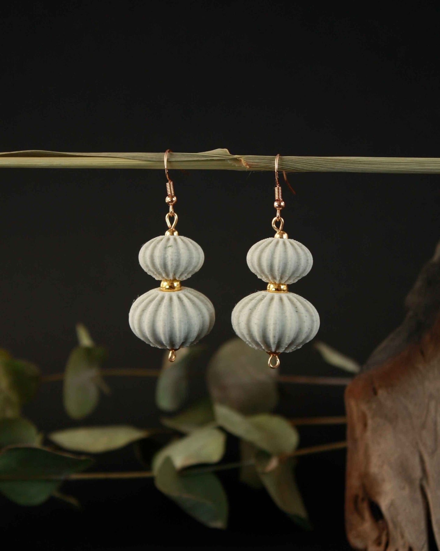 Boletia earrings from the Lukt collection, in Marble color, 3D printed, elegant and lightweight.