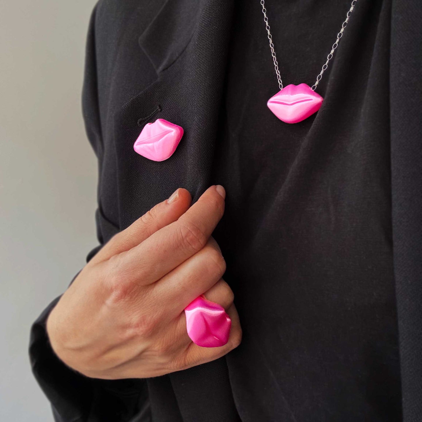 Custom-made 3D printed Cooper Hibis flower ring, available in various colors.