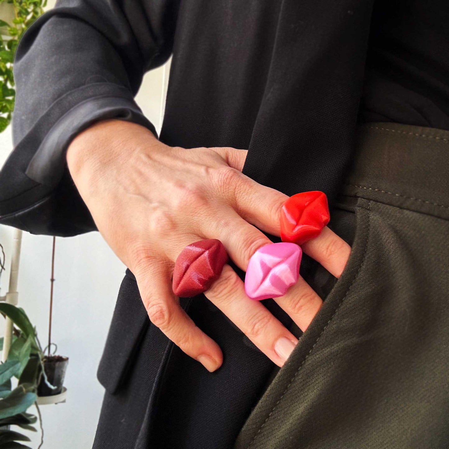Custom-made 3D printed Cooper Hibis flower ring, available in various colors.