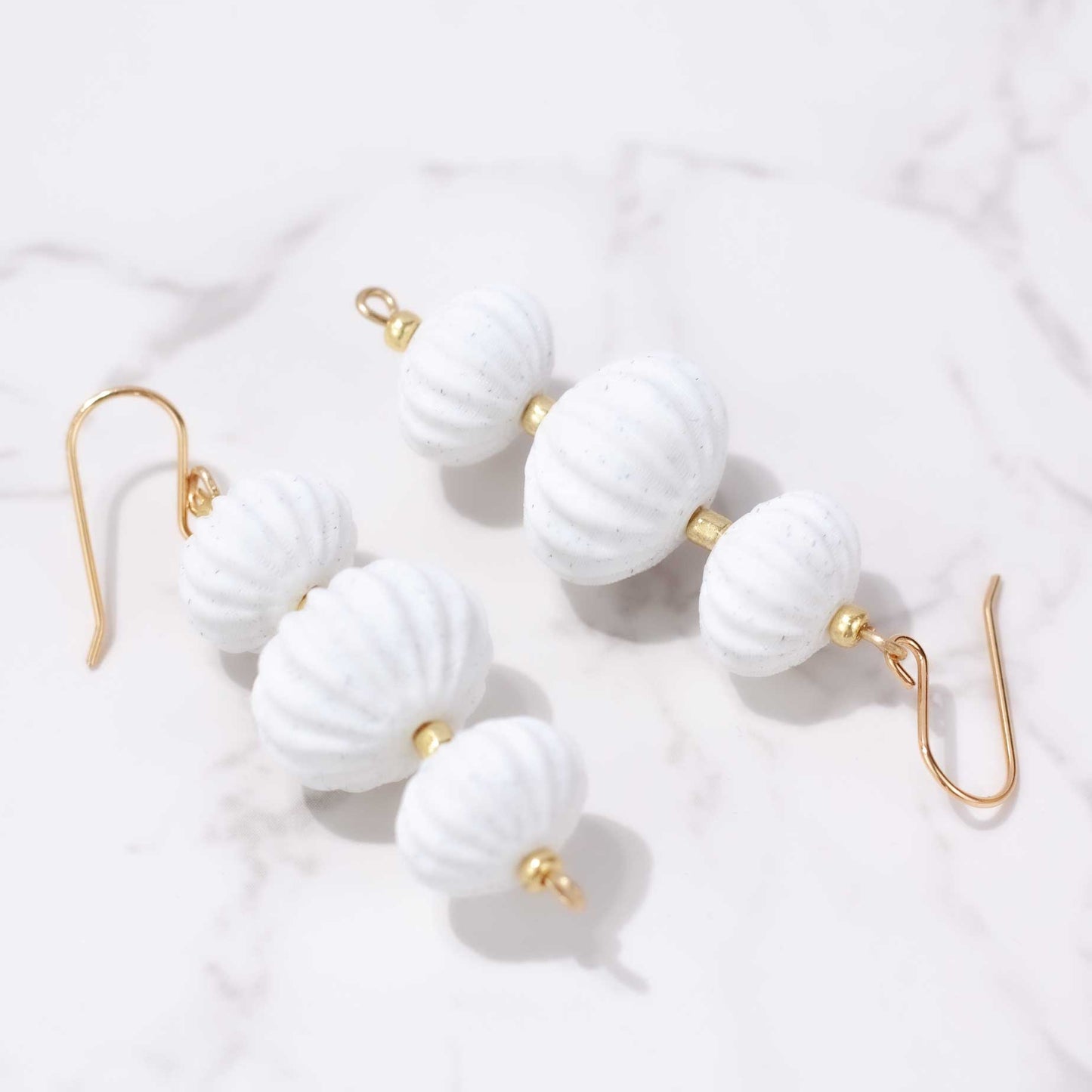 Pendientes Camaro Blanco Mármol
