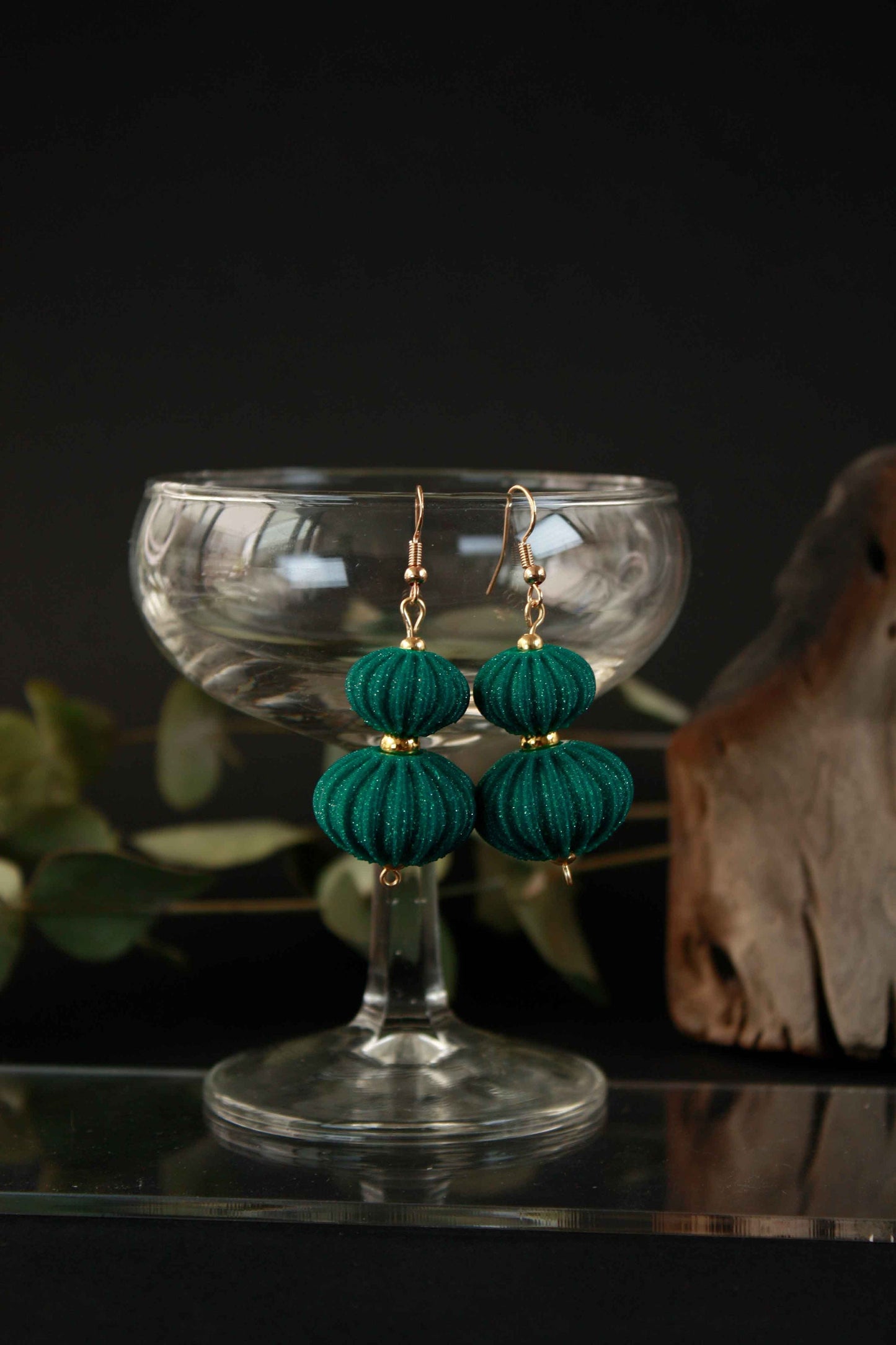 Boletia earrings from the Lukt collection, in Emerald, 3D printed, elegant and lightweight.