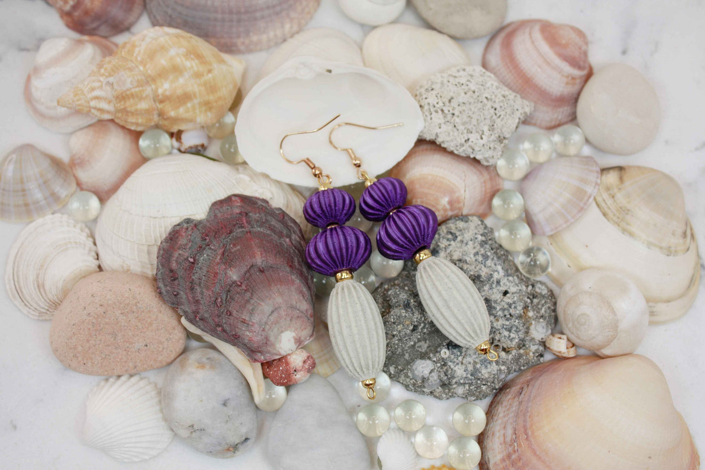 Anemone earrings from the Lukt collection, in Purple and Marble, 3D printed, very light and elegant.