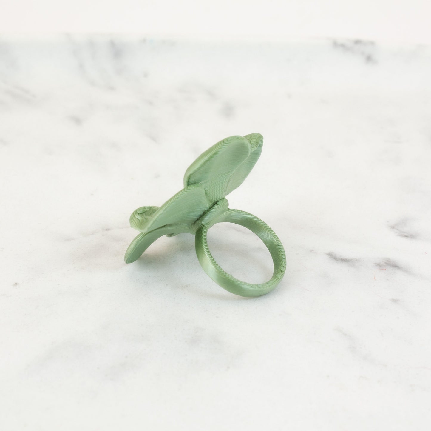 Anillo Hibis en Verde Leaf