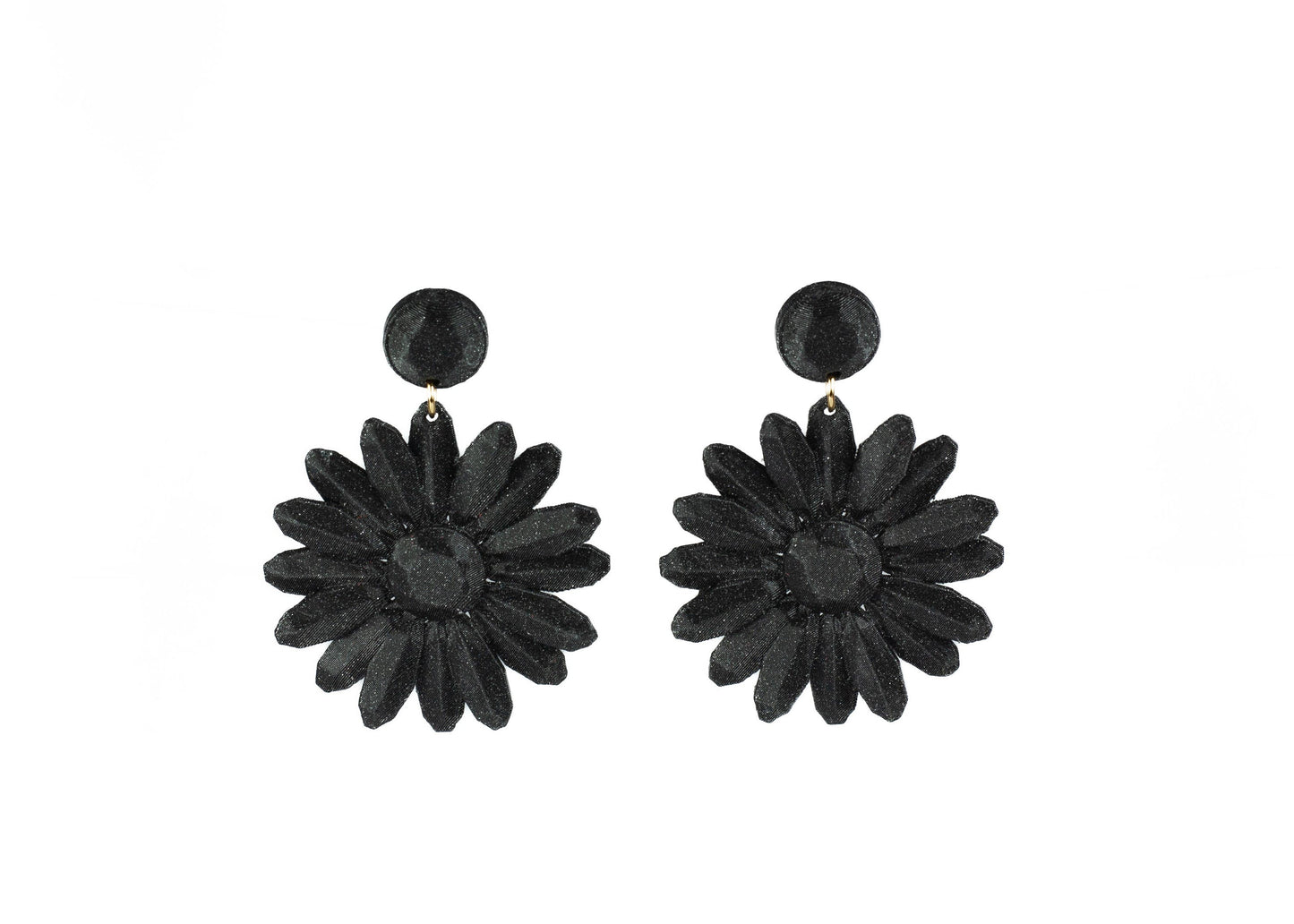 Sevilha earrings, golden like the summer sun.