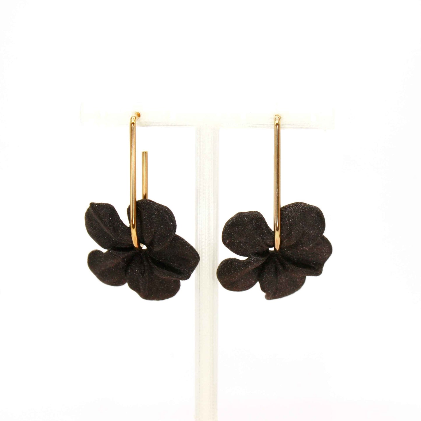 Trionum Black earrings in the shape of a hibiscus flower, printed in 3D, very flattering.