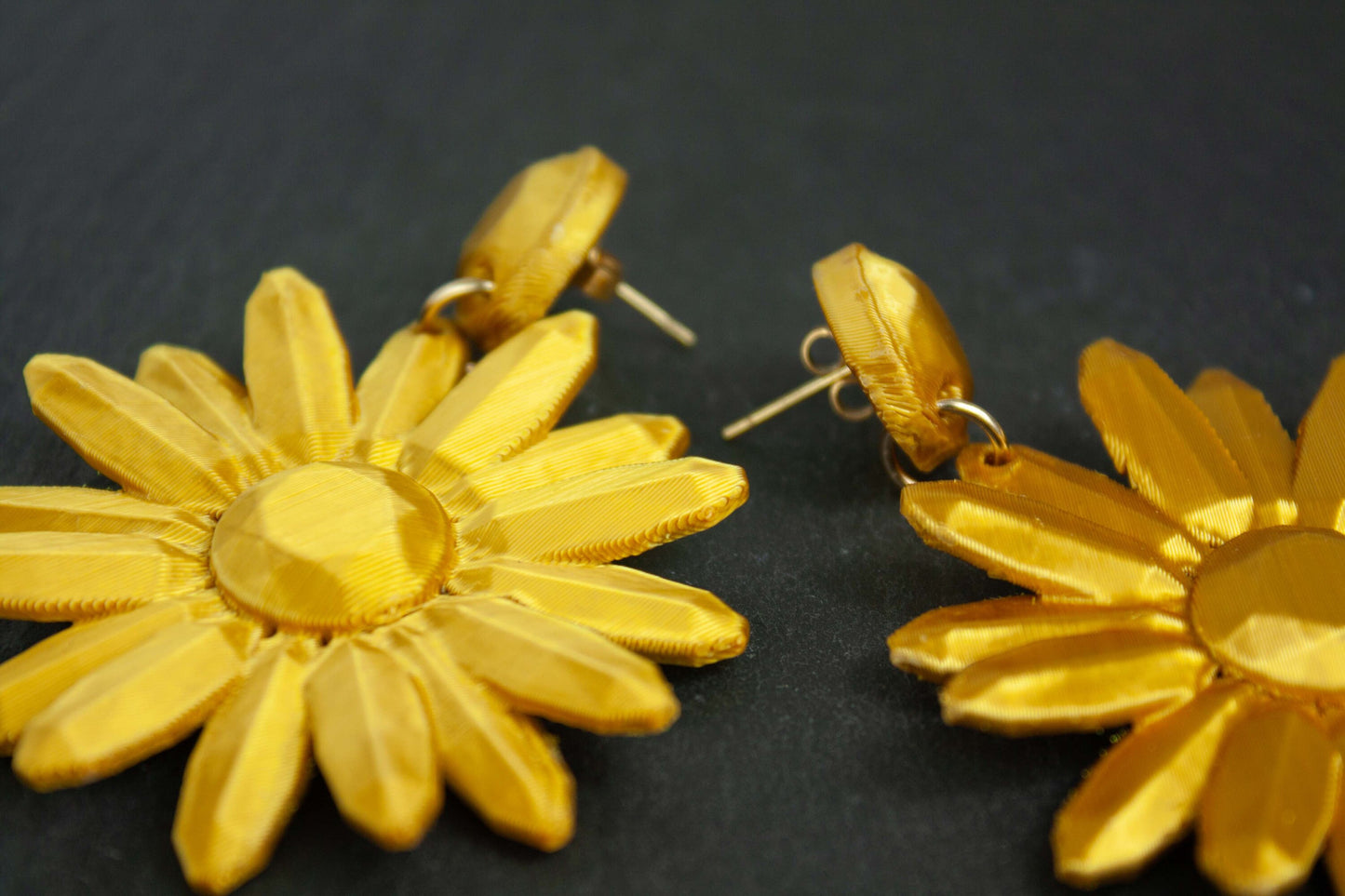 Sevilha earrings, golden like the summer sun.