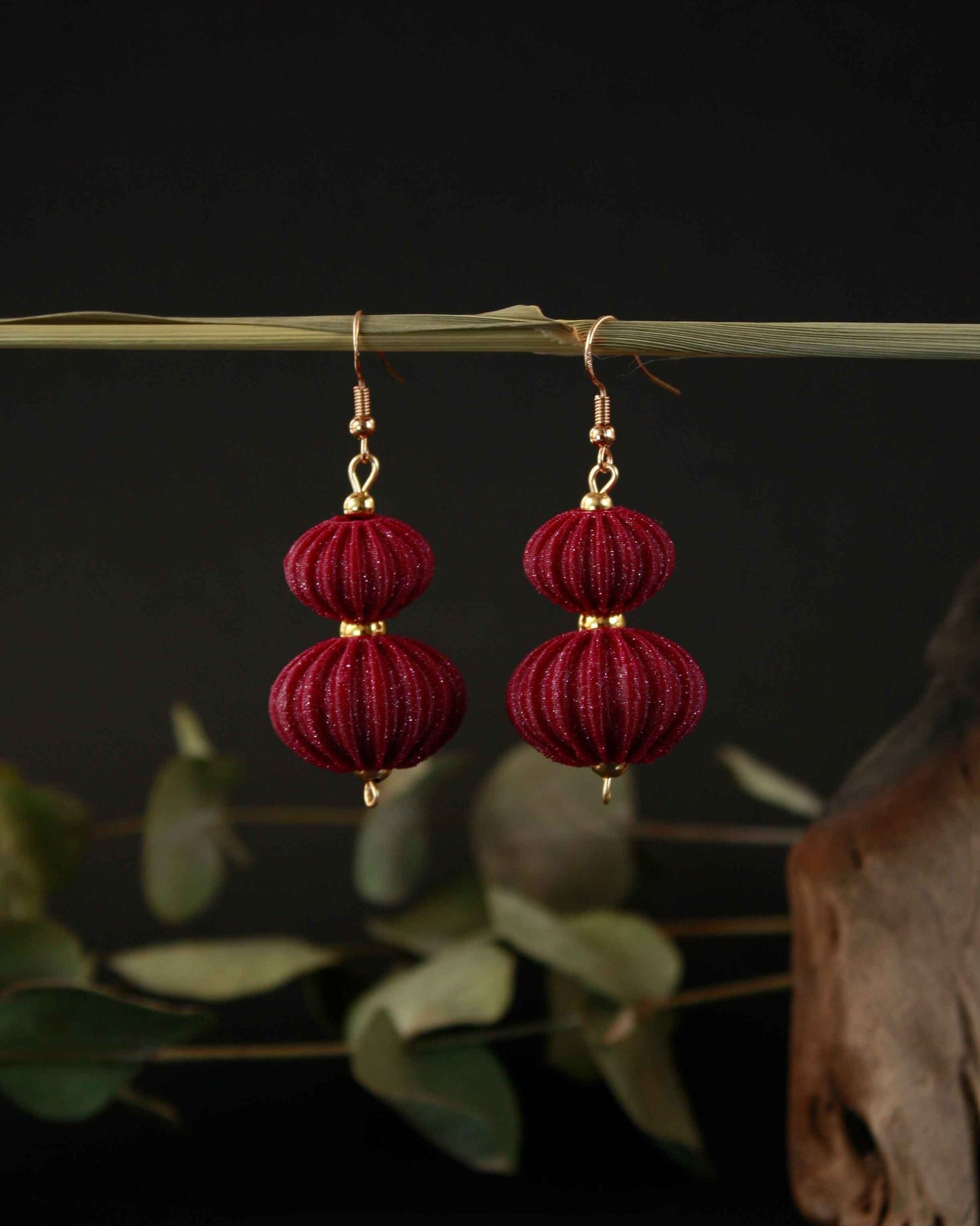 Boletia earrings from the Lukt collection, in Bordeaux, 3D printed, elegant and lightweight.