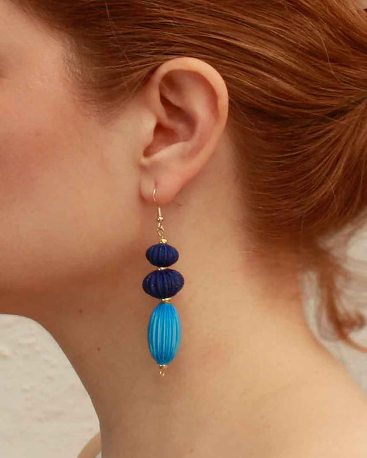 Anemone earrings from the Lukt collection, in Ultramarine Blue and Cyan, 3D printed, very light and elegant.