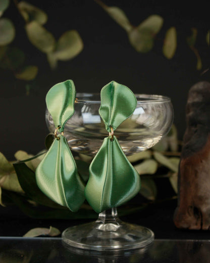 Pendientes Hanabira, en color Leaf,impresos en 3D, muy ligeros y perfectos para eventos.