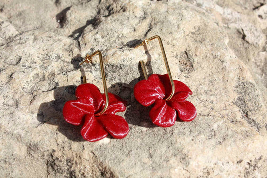 Trionum Bordeaux hibiscus flower earrings, 3D printed, with a very flattering hoop.