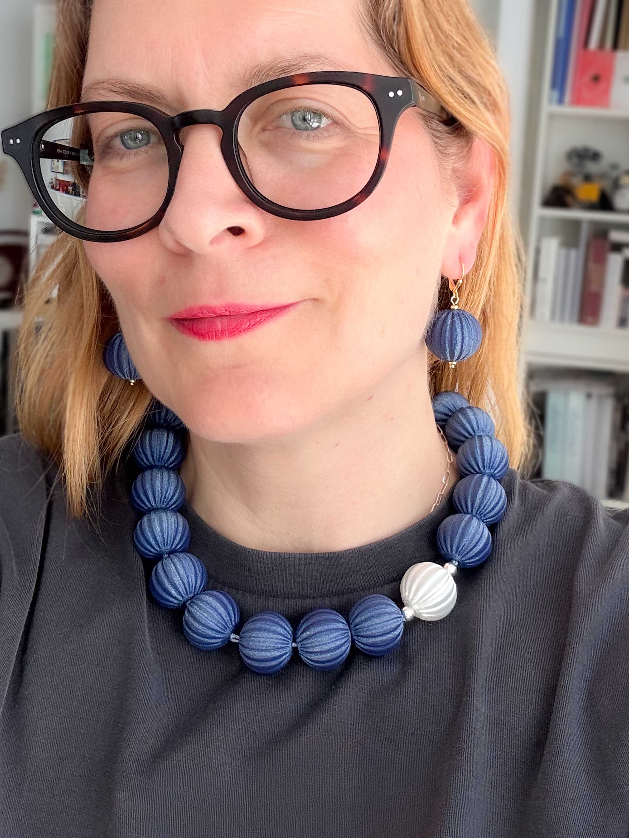 Collar Orba Azul Denim y Blanco
