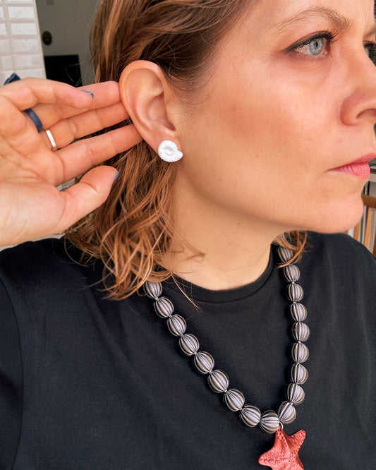 Pendientes Brisa blanco – Delicados y para todos los días