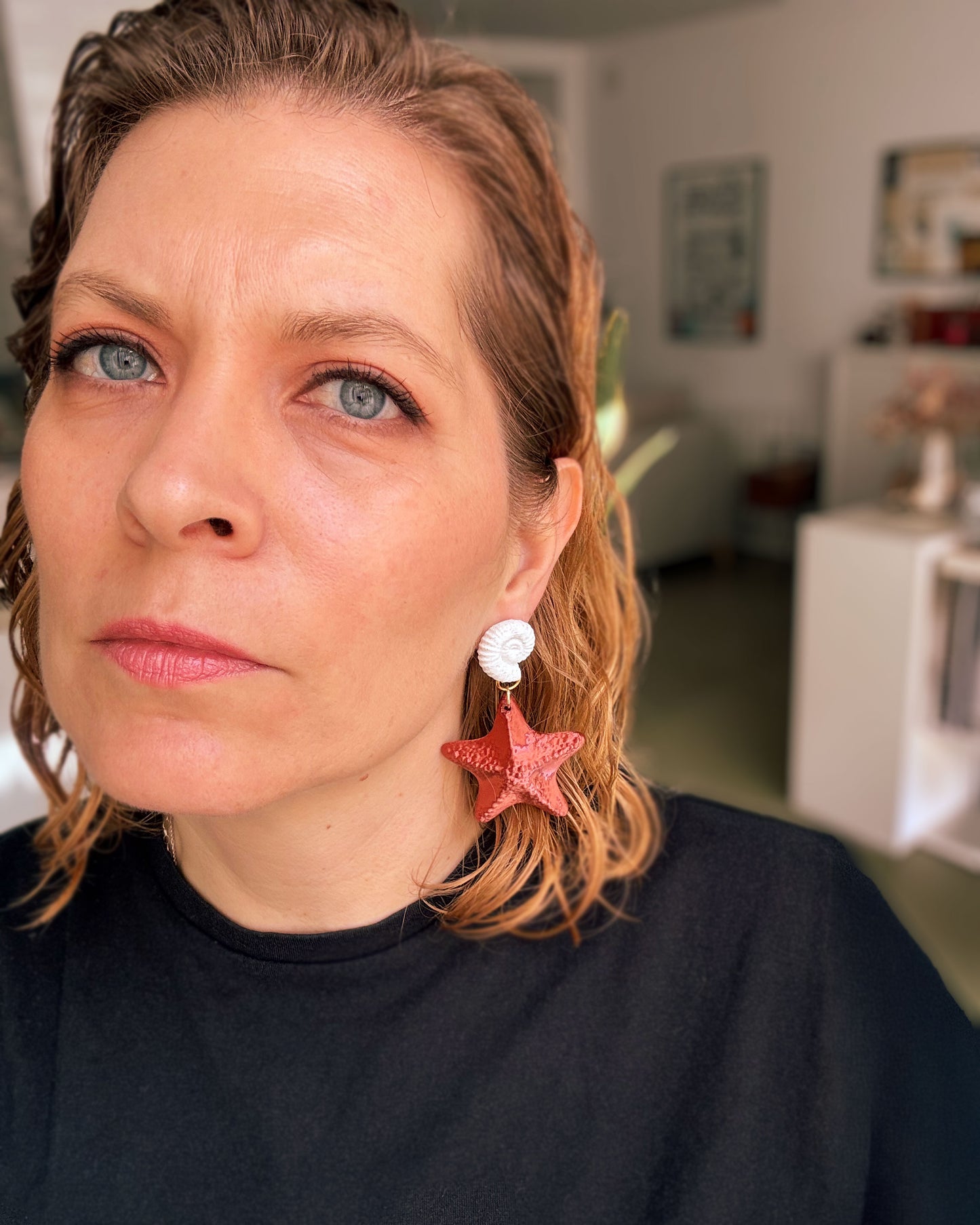 Pendientes Neptune blanco y cobre – Estilo marino con mucho brillo