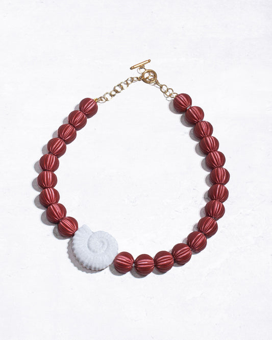 Blue and gold Nimfa necklace – Lightweight, colorful, and with a 3D-printed shell 