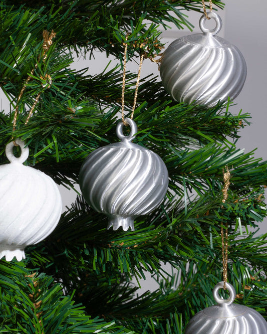 3 Granadas Plateadas de Navidad