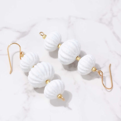 Pendientes Camaro Blanco Mármol