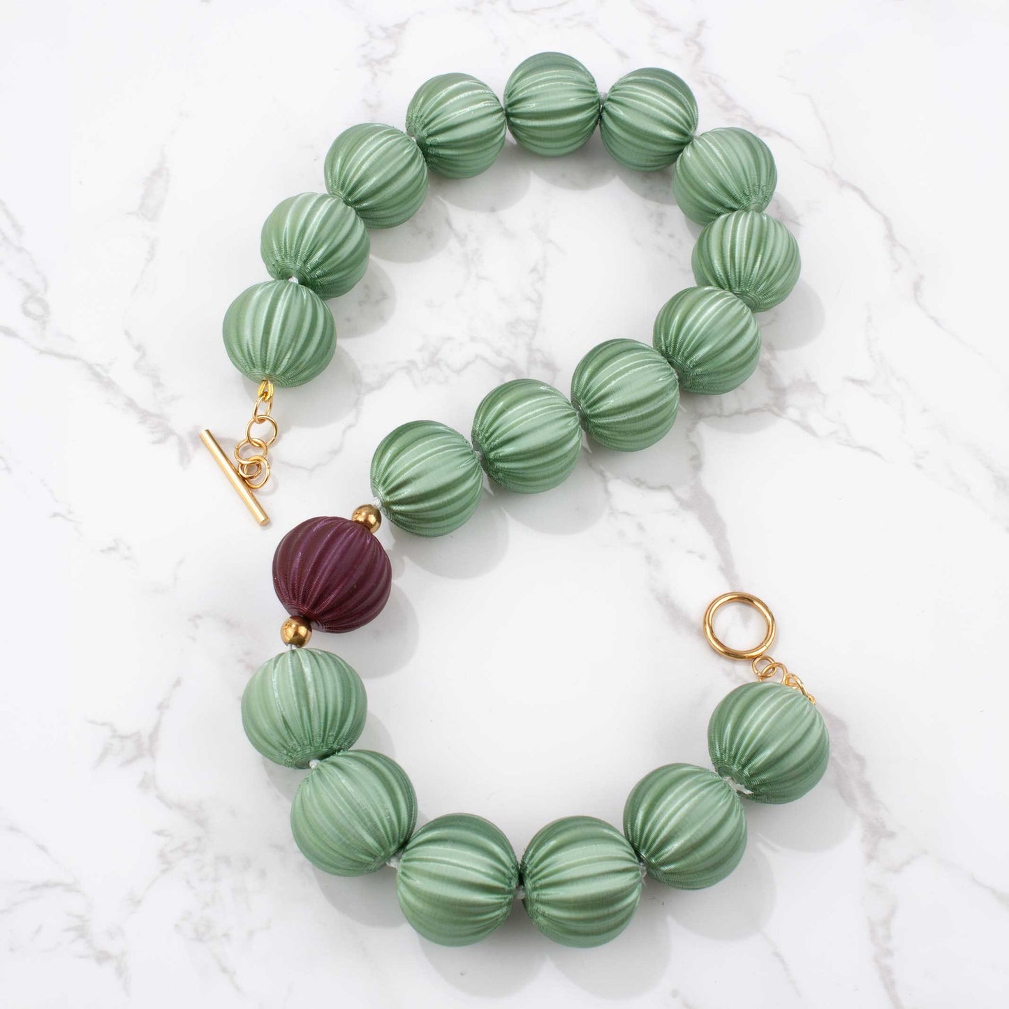 Collar Orba Verde y burdeos