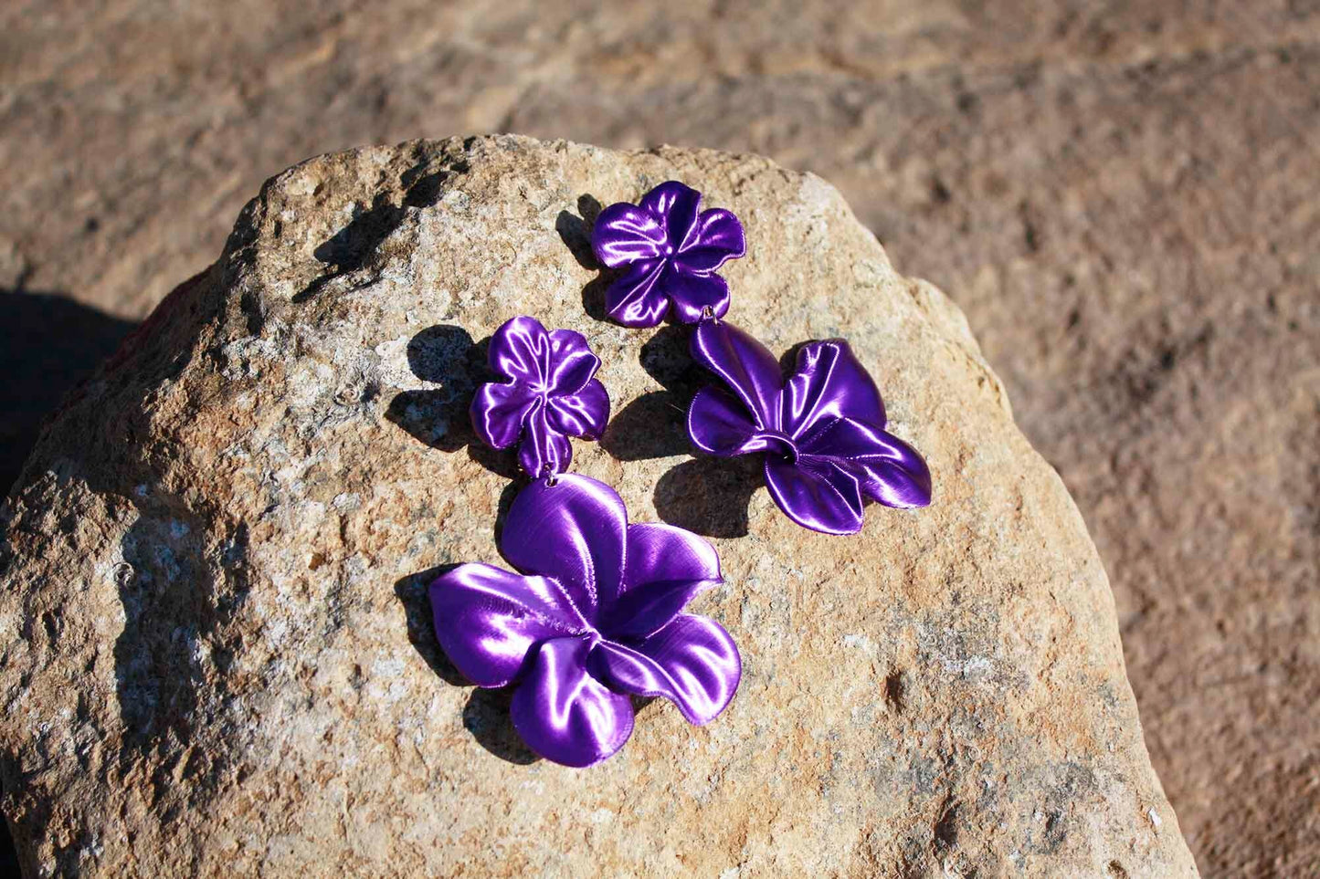 Pendientes Gran Hibis Violeta. Pendientes impresos en 3D, Ligeros y sostenibles