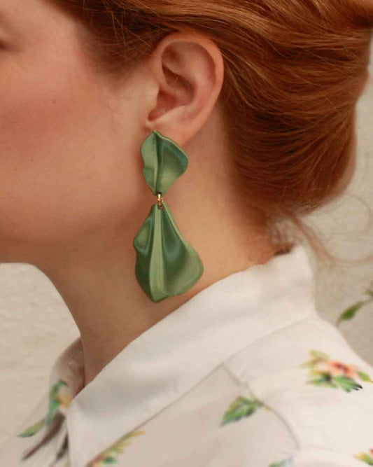 Pendientes Hanabira, en color Leaf,impresos en 3D, muy ligeros y perfectos para eventos.