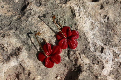 Trionum Bordeaux hibiscus flower earrings, 3D printed, with a very flattering hoop.