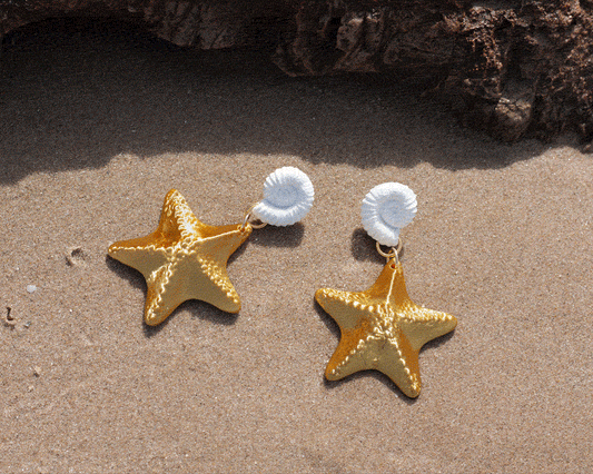 Pendientes Neptune blanco y dorado – Brillan como el verano