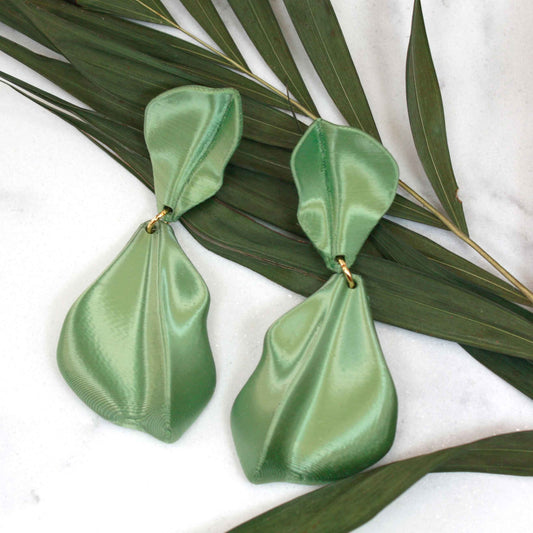 Pendientes Hanabira, en color Leaf,impresos en 3D, muy ligeros y perfectos para eventos.